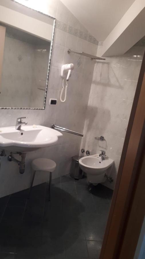 Hotel Due Laghi Padergnone المظهر الخارجي الصورة